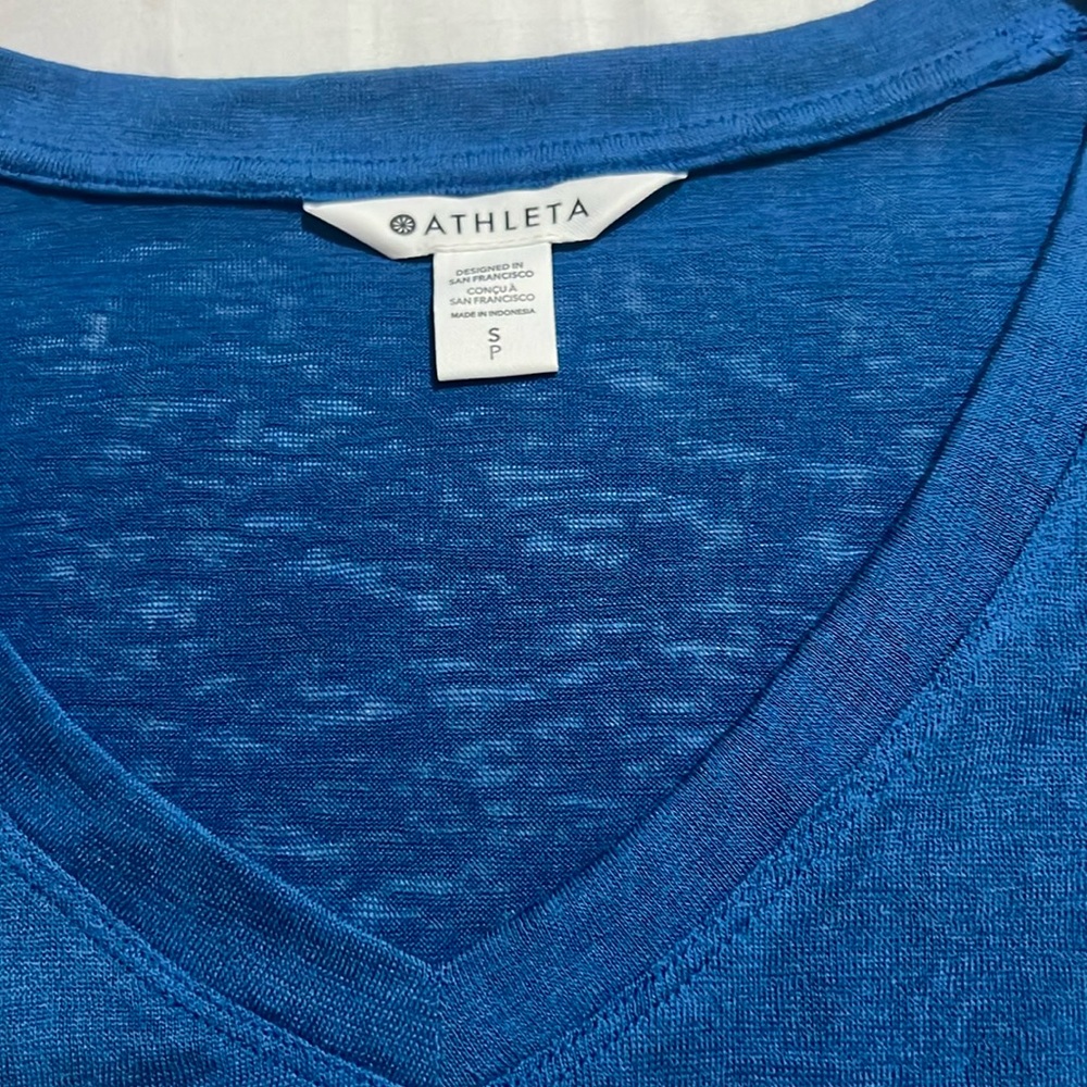 Athleta Breezy Scoop V-Neck Tee- NWT